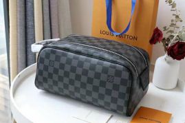 Picture of LV Mens Bags _SKUfw119989731fw